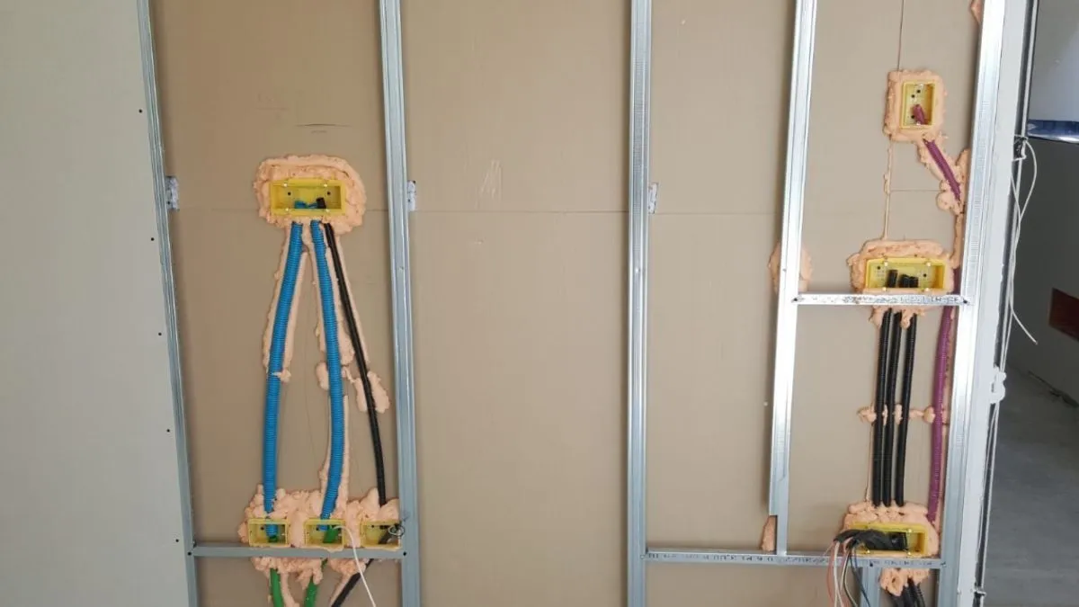 come nascondere impianti idraulici con cartongesso