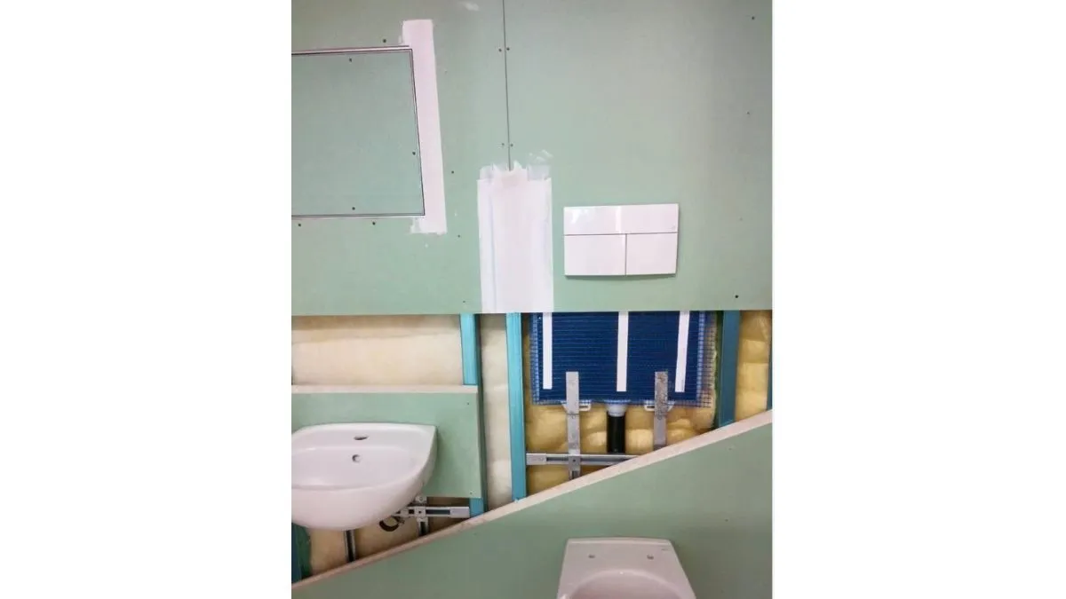 come nascondere tubazioni del bagno con cartongesso